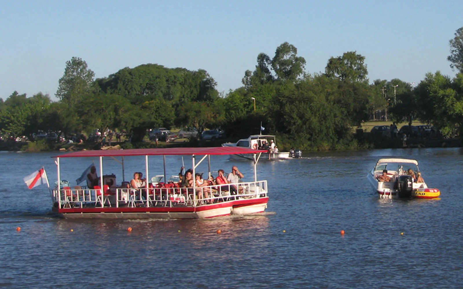 Paseo por el río